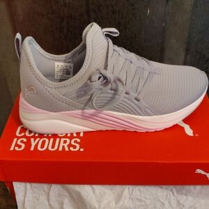 Puma Women's Sneakers in Gray and Pink
